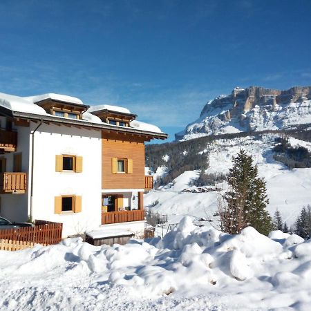 Ciasa De Munt Apartman La Villa  Kültér fotó